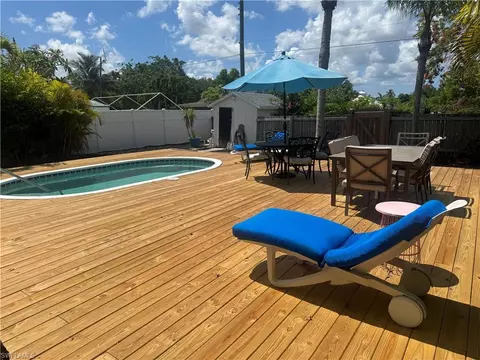 Exterior - 1012 Ridge St, Naples, FL 34103 photo 7 of 8