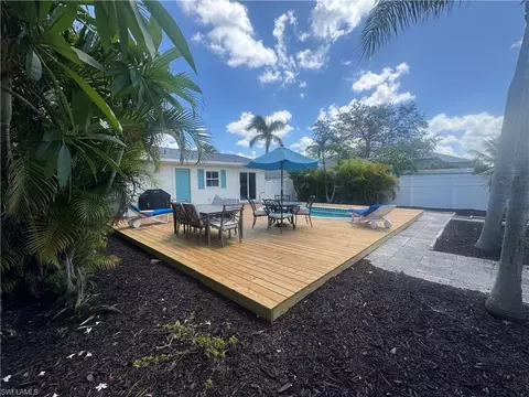 Exterior - 1012 Ridge St, Naples, FL 34103 photo 8 of 8