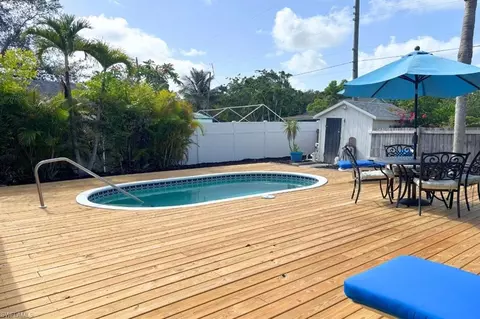 Exterior - 1012 Ridge St, Naples, FL 34103 photo 6 of 8