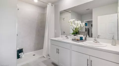 Bath - 6038 Twig Ct, Labelle, FL 33935 photo 1 of 1