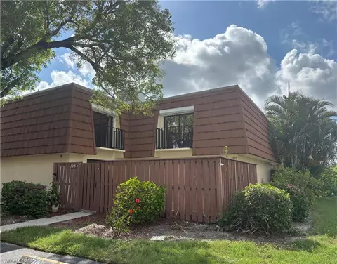 5245 Cedarbend Dr #4, Fort Myers, FL 33919