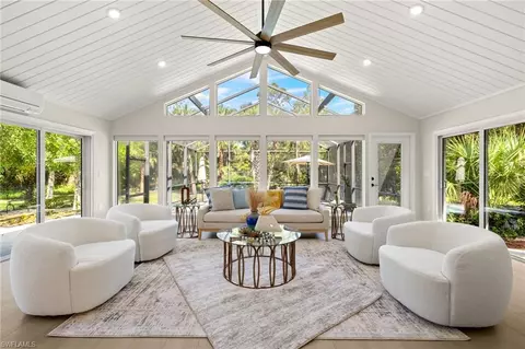 211 11th St NW, Naples, FL 34120