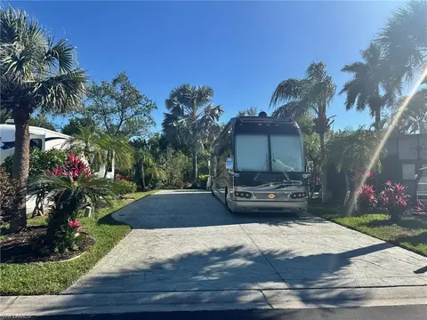 1650 Diamond Lake Cir, Naples, FL 34114