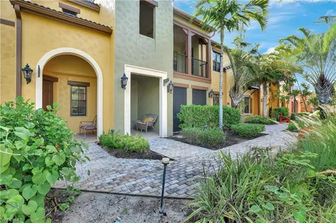 9037 Alturas St #3705, Naples, FL 34113