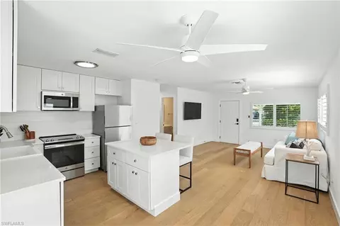 1324 Highlands Dr, Naples, FL 34103