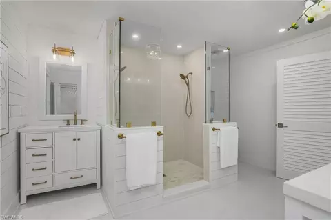 Bath - 2832 Weeks Ave, Naples, FL 34112 photo 1 of 5