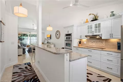 326 Bradstrom Cir #203F, Naples, FL 34113