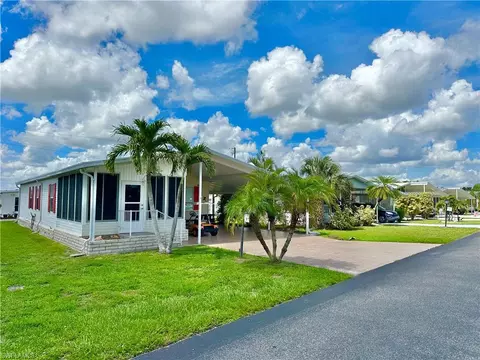 5121 Fiddleleaf Dr, Fort Myers, FL 33905