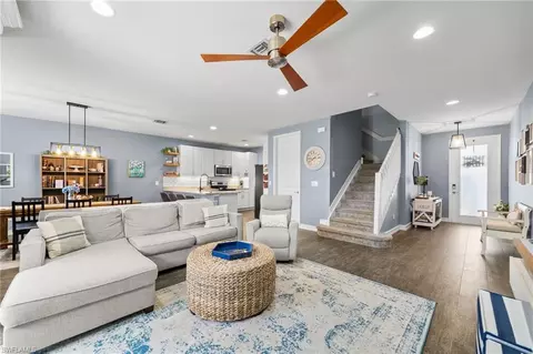 7894 Bristol Cir, Naples, FL 34120