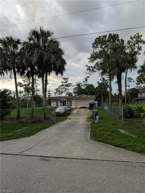 1071 16th Ave NE, Naples, FL 34120