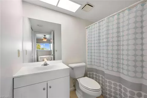 Bath - 1018 Manatee Rd #E302, Naples, FL 34114 photo 1 of 2