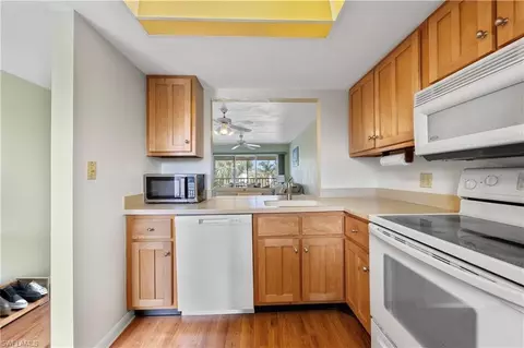 Kitchen - 1018 Manatee Rd #E302, Naples, FL 34114 photo 1 of 2