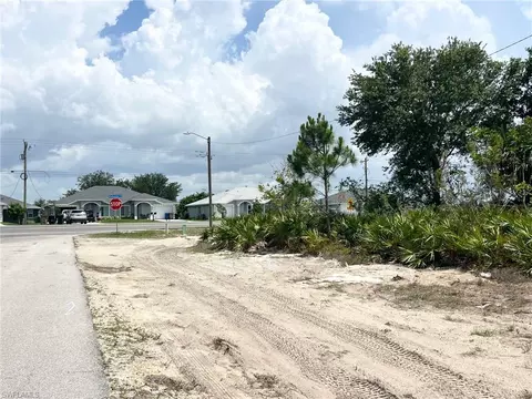 328 Petite Ave, Lehigh Acres, FL 33974