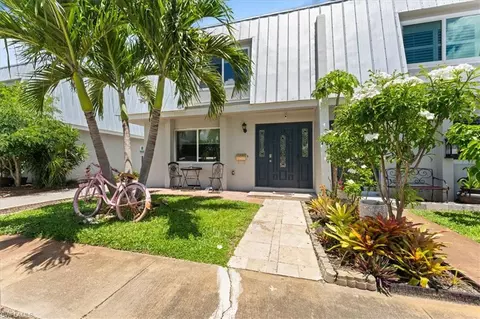 4920 Hawaii Blvd #13, Naples, FL 34112