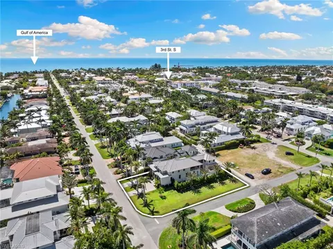 View/Area - 581 14th Ave S, Naples, FL 34102 photo 4 of 6