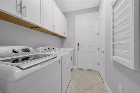 7690 Jacaranda Ln, Naples, FL 34114 photo 23