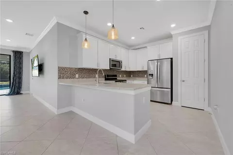 7690 Jacaranda Ln, Naples, FL 34114 photo 16