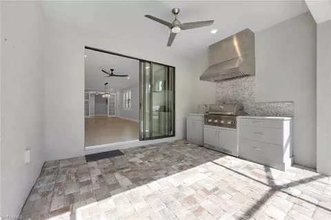 7690 Jacaranda Ln, Naples, FL 34114 photo 24