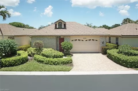 922 Turtle Ct, Naples, FL 34108