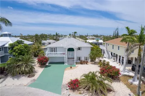 2673 Sanderling Ct, Saint James City, FL 33956