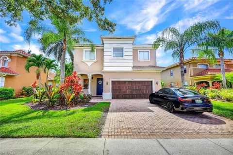 1949 Par Dr, Naples, FL 34120