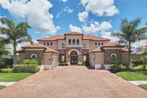 1633 Songbird Ct, Naples, FL 34120