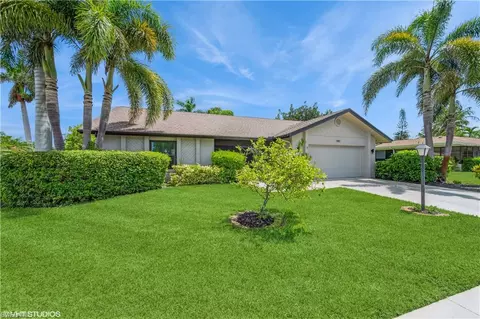 1021 Charlemagne Blvd, Naples, FL 34112