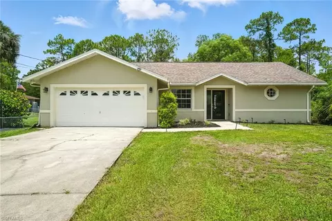 2711 4th St NW, Naples, FL 34120