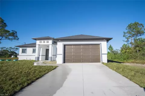 1268 Hillcrest St E, Lehigh Acres, FL 33974