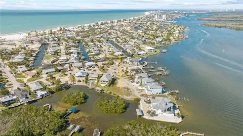 390 Seminole Way, Fort Myers Beach, FL 33931