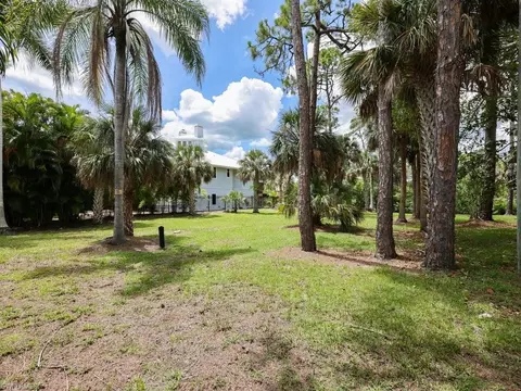 1675 Avion Pl, Naples, FL 34104 photo 8