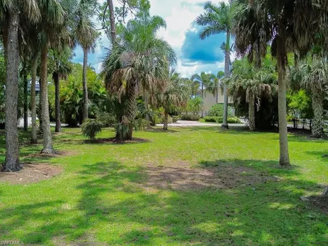 1675 Avion Pl, Naples, FL 34104 photo 6