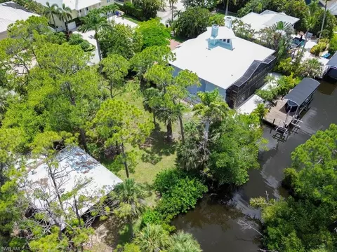 1675 Avion Pl, Naples, FL 34104 photo 11