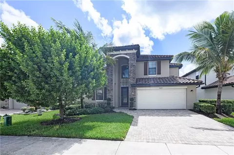 9425 Glenforest Dr, Naples, FL 34120