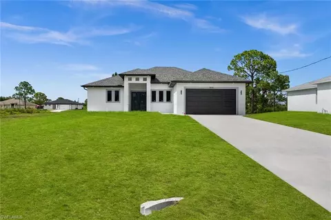 3016 53rd St W, Lehigh Acres, FL 33971