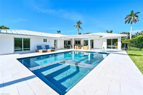 646 Park Shore Dr, Naples, FL 34103
