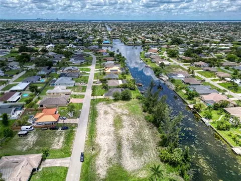 408 SE 16th Ter, Cape Coral, FL 33990
