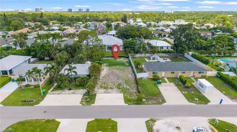 755 108th Ave N, Naples, FL 34108
