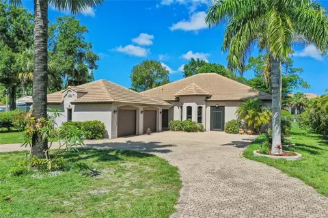 28009 Oak Ln, Bonita Springs, FL 34135
