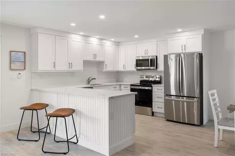 1950 Gulf Shore Blvd N #114, Naples, FL 34102