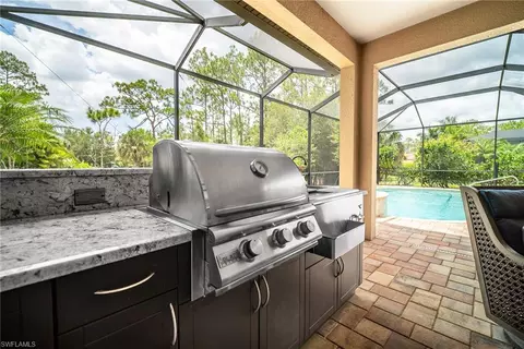 Kitchen - 1387 Mockingbird Dr, Naples, FL 34120 photo 5 of 6