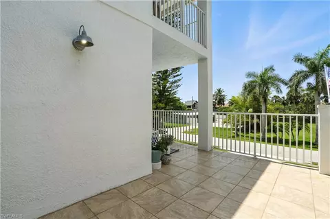 719 Park Ave, Naples, FL 34110 photo 21