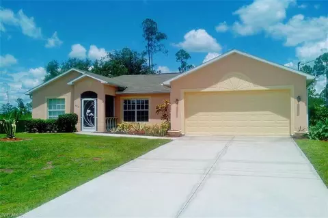 902 Mcarthur Ave, Lehigh Acres, FL 33936