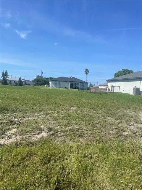 1706 NW 5th St, Cape Coral, FL 33993