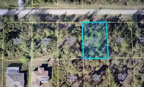 848 Calais St E, Lehigh Acres, FL 33974
