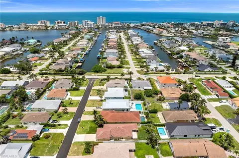 519 99th Ave N, Naples, FL 34108