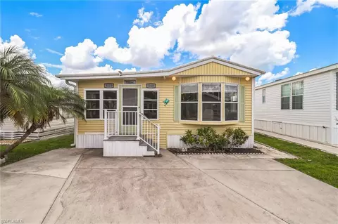3213 Debbie Ln, Bonita Springs, FL 34134