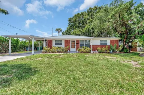 2160 Harbor Ln, Naples, FL 34104