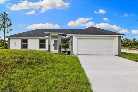 1016 Darlington St, Lehigh Acres, FL 33974
