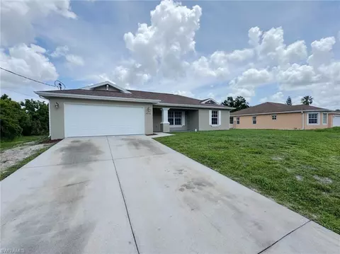 4916 7th St W, Lehigh Acres, FL 33971